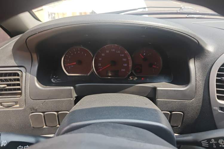 Used FORTHING Lingzhi 2011 Q3 2.0L 7-Seater Long-Wheelbase Entrepreneur Edition
