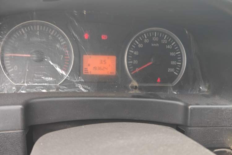 Used FORTHING Lingzhi 2014 M3 1.6L 7-Seater Comfort Model