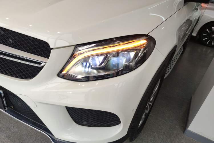 Used Mercedes-Benz GLE Coupe 2017 GLE 400 4MATIC Coupe SUV
