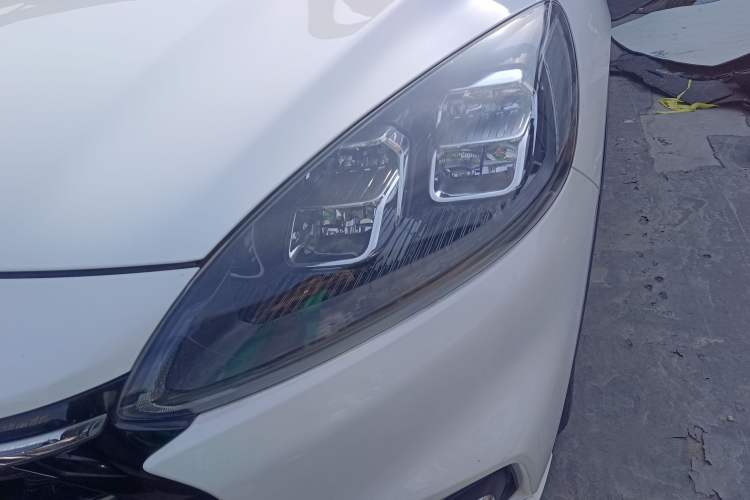 Used Ford Escape 2020 EcoBoost 245 Two-Wheel-Drive Titanium Edition
