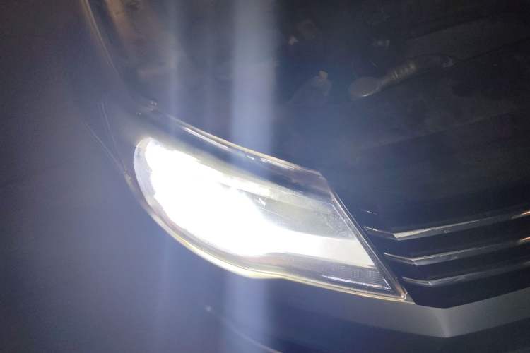 Used Volkswagen Bora 2015 Value Edition 1.6L Manual Fashionable Style
