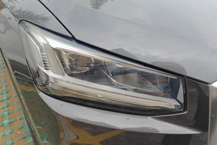 Used Audi Q2L 2018 35 TFSI Fashionable & Elegant Version China VI Emission Standard Right Front Headlight