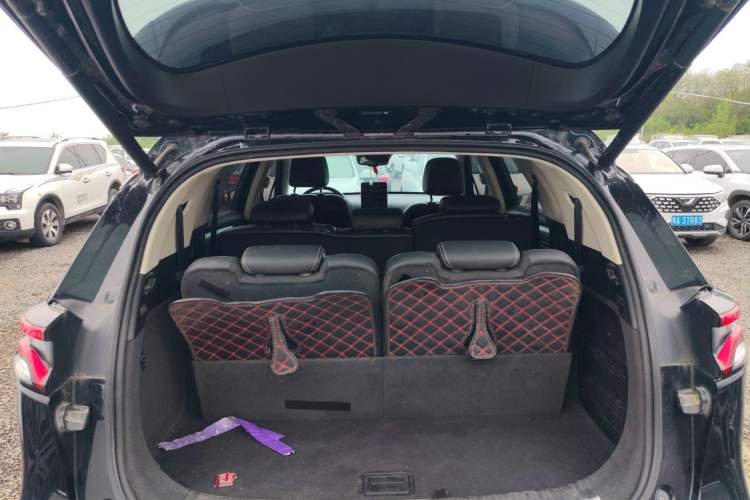 Used BYD Tang 2018 2.0T Automatic SmartConnect Prestige 7-Seater China V Standard Trunk