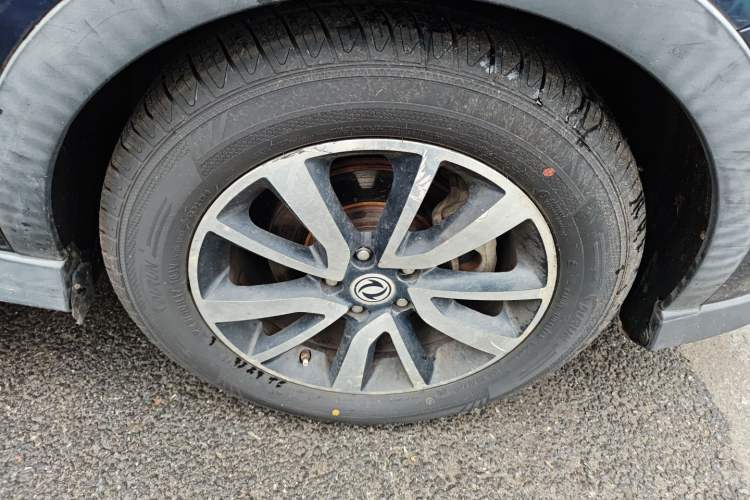 Used Dongfeng Fengon 580 2016 Revised Version 1.5T CVT Luxury Edition Right Front Wheel Hub