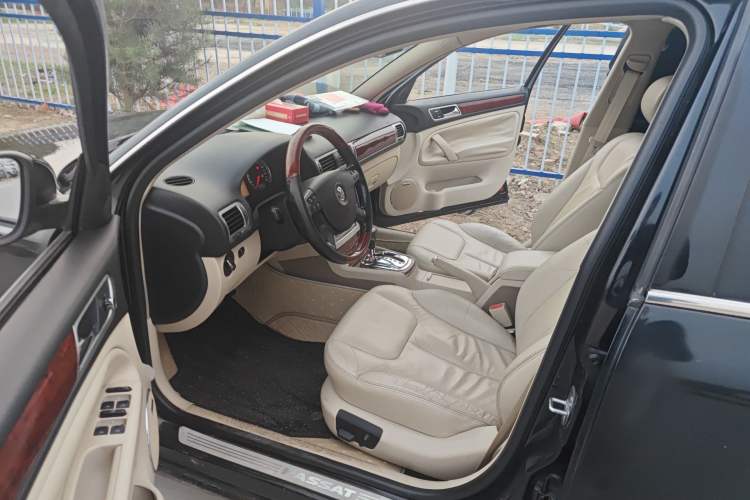 Used Volkswagen Passat 2009 1.8T Automatic Luxury Edition
