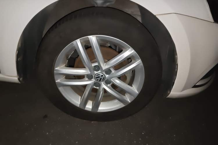 Used Volkswagen Gran Lavida 2015 1.6L Automatic Comfort Edition
