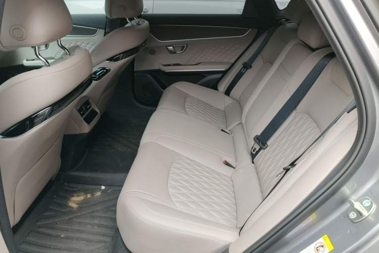 Used BYD Han 2024 DM-i Glory Edition 121KM Premium Model Left Rear Seat
