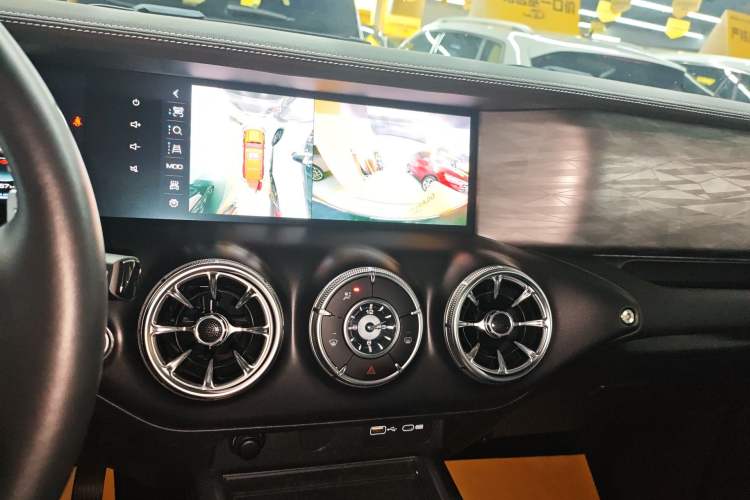 Used Tank 300 2021 Off-Road Edition 2.0T Conqueror Audio And AC Panel