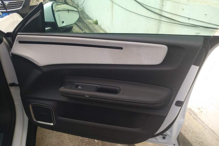 Used Polestar 4 2024 Dual-Motor Long-Range PLUS Dual-Star Connectivity Edition