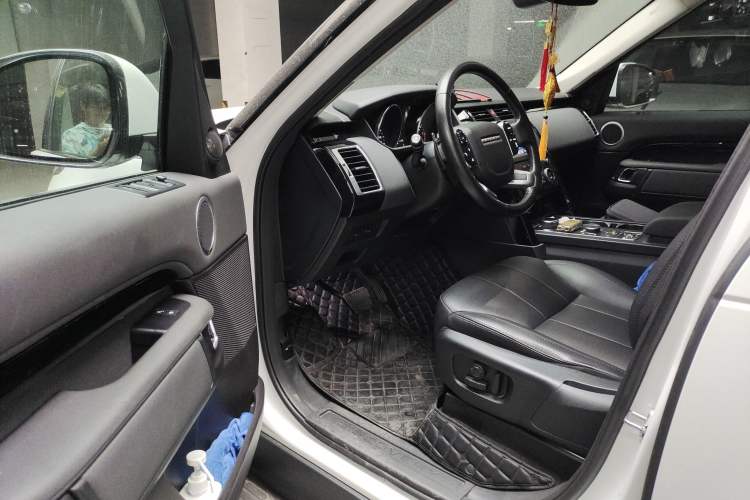 Used Land Rover Discovery 2019 3.0 SC V6 SE