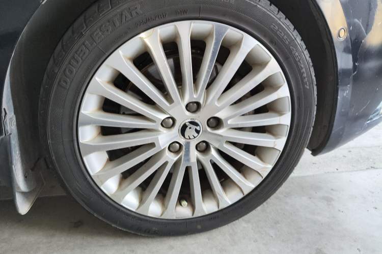 Used Skoda Superb 2013 1.8TSI Automatic Yashi Edition