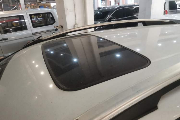 Used Honda CR-V 2016 2.0L two-wheel drive Urban Edition Roof