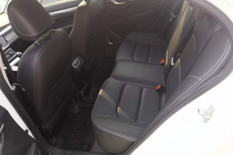 Used Geely Auto Emgrand 2019 Leading Edition 1.5L Manual Luxury Model China VI Standard
