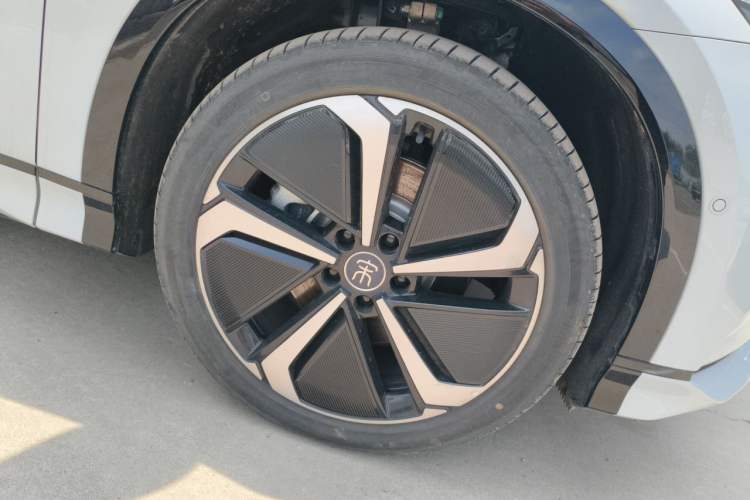 Used BYD Song L EV 2025 662 km Advanced Intelligent Driving Version
