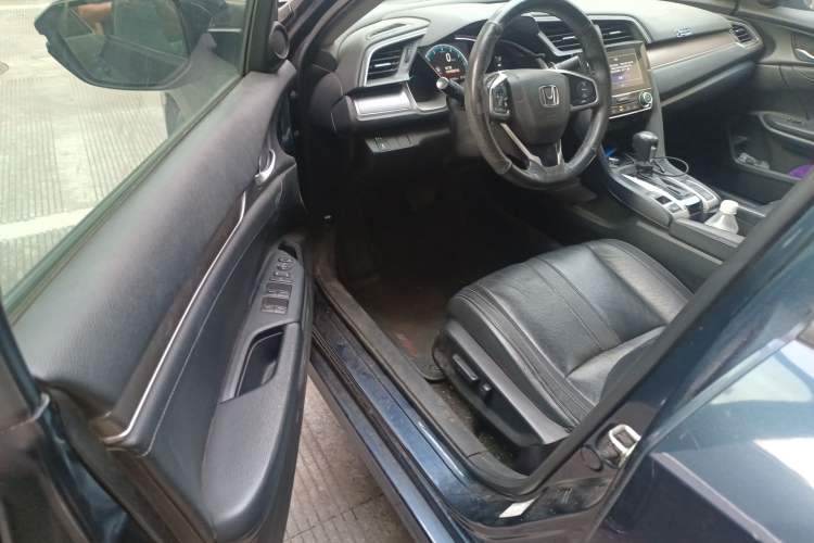 Used Honda Civic 2016 220TURBO CVT Prestige Edition Driver Seat