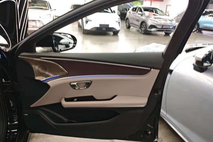 Used BYD Han 2025 EV with 701 km of Laser Radar-Enabled Intelligent Driving