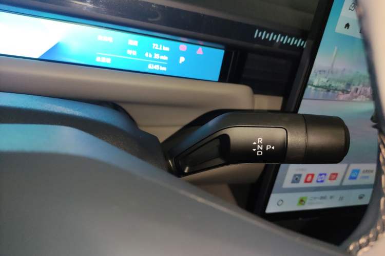 Used Lynk & Co Z10 2025 95 kWh 766 km Range Rear-Wheel Drive Max