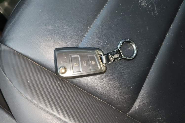 Used Volkswagen T-ROC 2019 280TSI DSG Two-Wheel Drive Comfort Version China VI Standard
