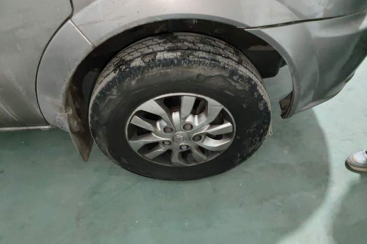 Used SAIC MAXUS Xintu V80 2021 2.0T Manual Classic Aoyuntong 127 PS Mid-axle Mid-roof 6/7/8/9-Seater