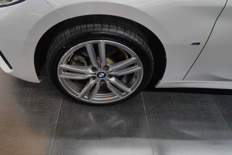 Used BMW 1 Series 2020 125i Leading Model M Sport Package Left Front Wheel Hub