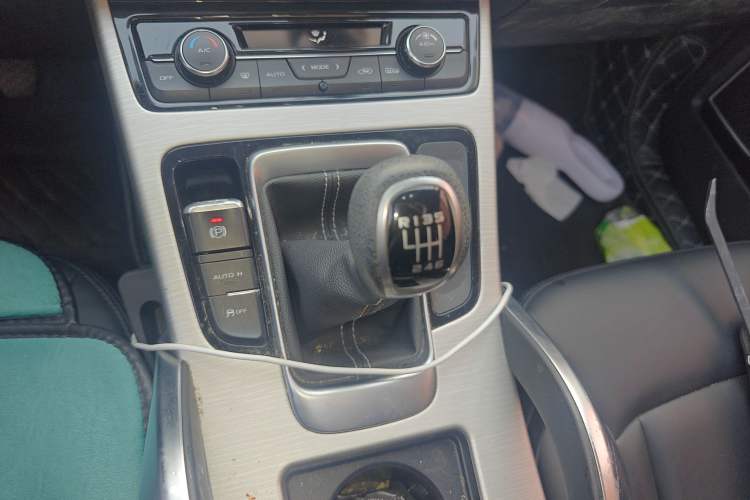 Used Geely Auto Emgrand X7 Sport 2018 2.0L Manual Two-Wheel Drive Zhiya Version