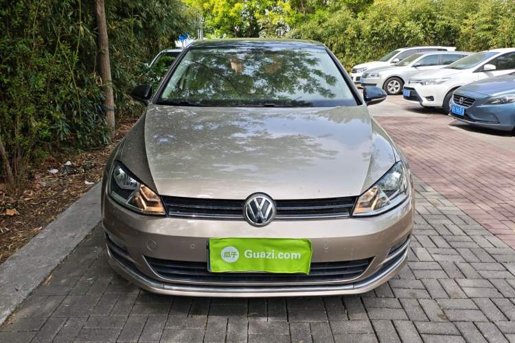 Used Volkswagen Golf 2017 1.6L Automatic Comfort Million-Vehicle Anniversary Edition