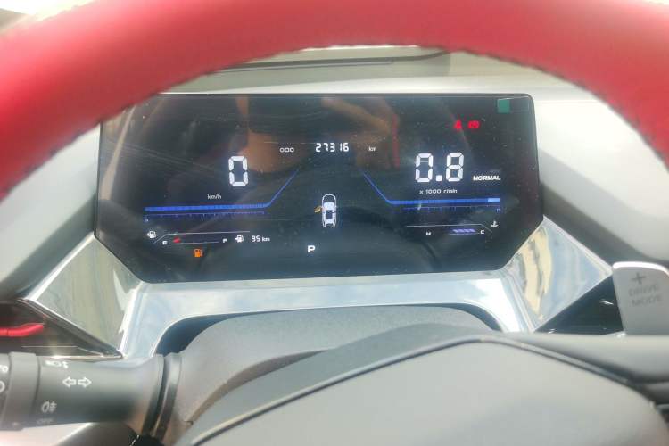 Used CHANGAN OSHAN Z6 2023 Blue Whale 1.5T DCT Smart Luxury Model Instrument Cluster