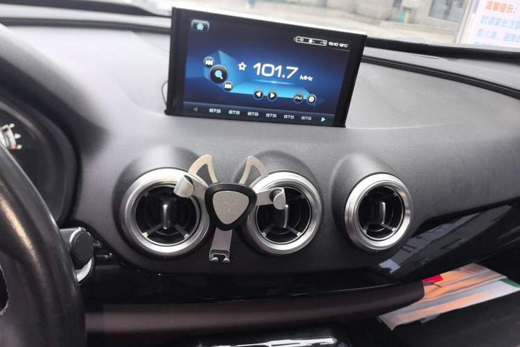 Used Wey VV7 2017 2.0T Ultra-Luxury Version Audio And AC Panel