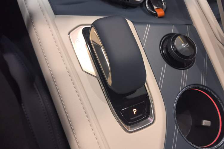 Used Zeekr 001 2025 WE Edition 95 kWh All-Wheel Drive Gear Lever