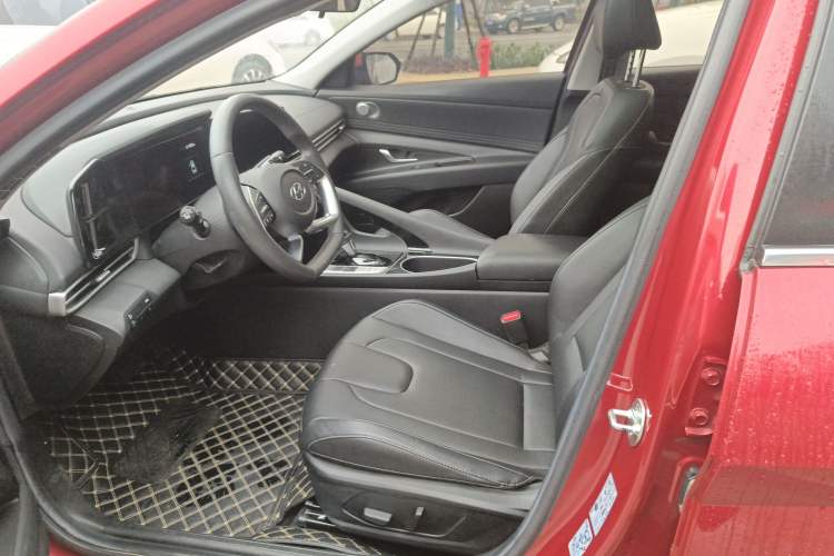 Used Hyundai Elantra 2021 1.5L CVT LUX Prestige Edition