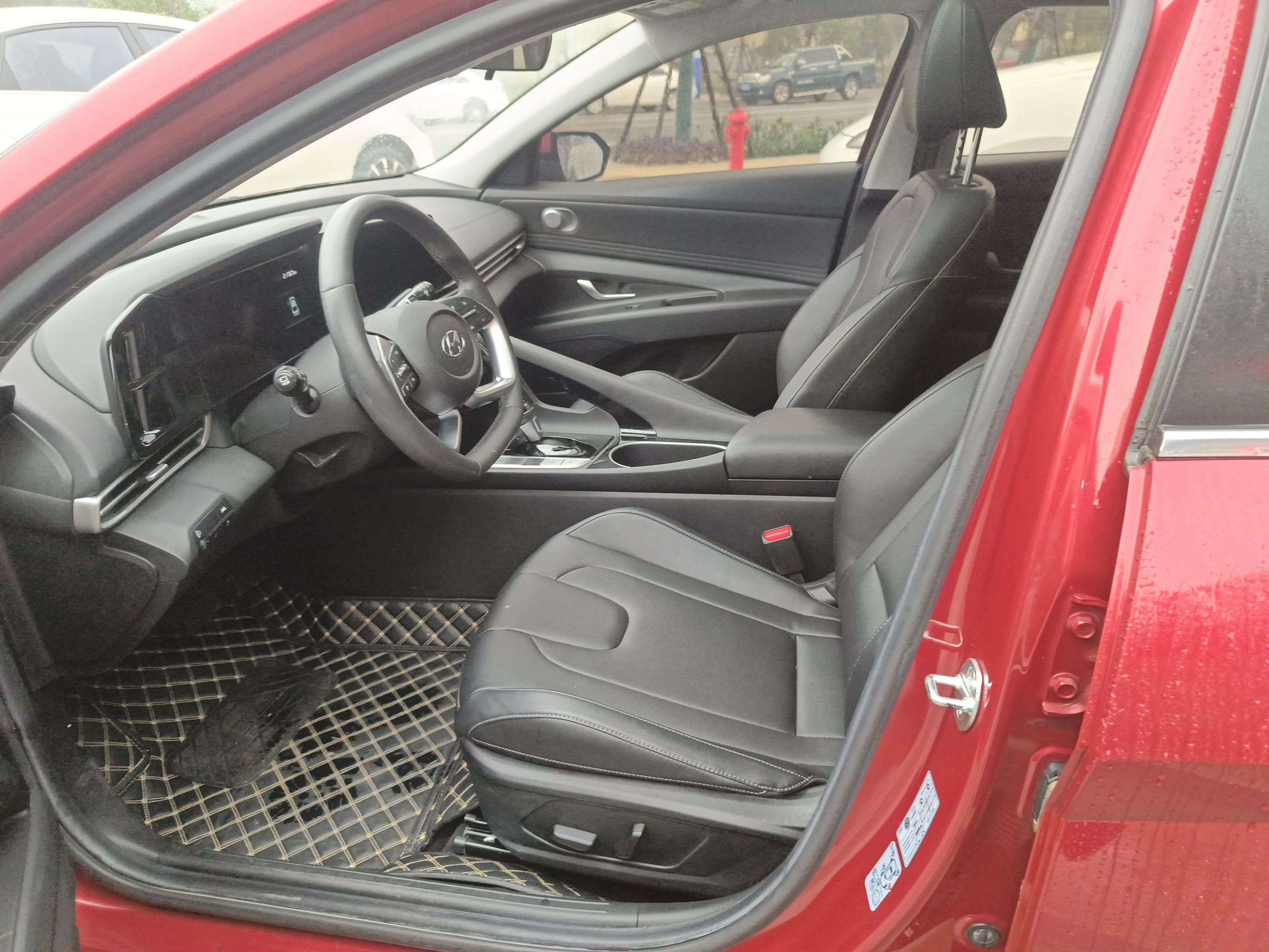 Переднее сиденье в автомобиле