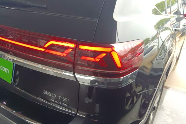 Used Volkswagen Teramont 2022 380TSI Four-Wheel Drive Prestige Luxury Edition Right Rear Taillight