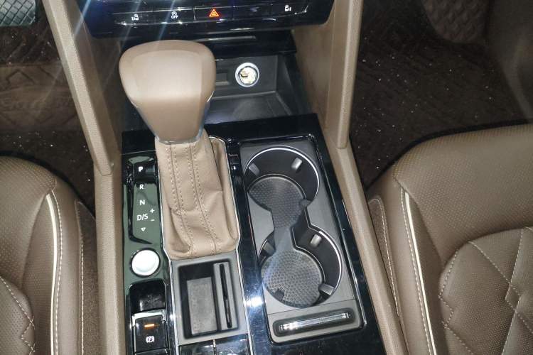 Used Volkswagen Viloran 2020 380TSI Prestige Edition Gear Lever