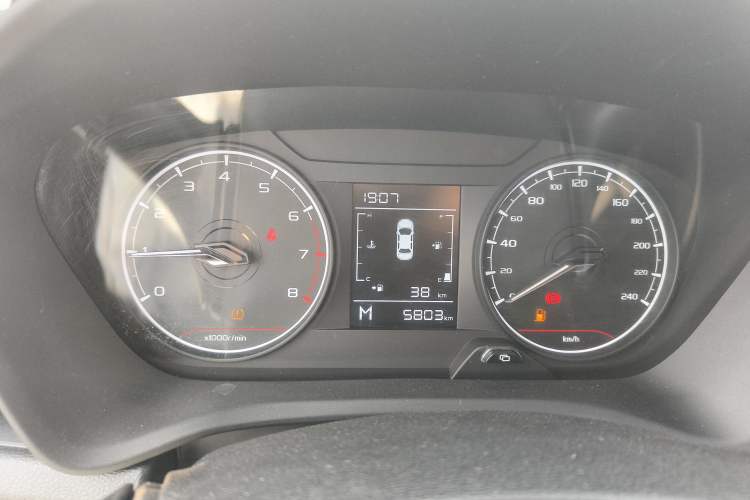 Used Livan X3 PRO 2022 1.5L Manual Little Cutie
