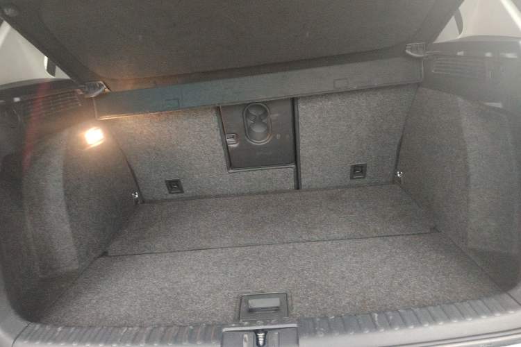 Used Volkswagen Tiguan 2015 1.8TSI Automatic Two-Wheel Drive Comfort Edition Trunk