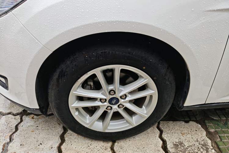 Used Ford Focus 2018 Sedan Classic 1.6L Automatic Trendy SmartDrive Edition
