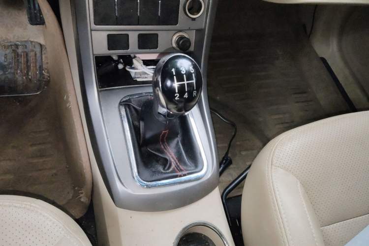 Used Geely Auto Classic Emgrand 2013 Sedan 1.8L Manual Elite Model