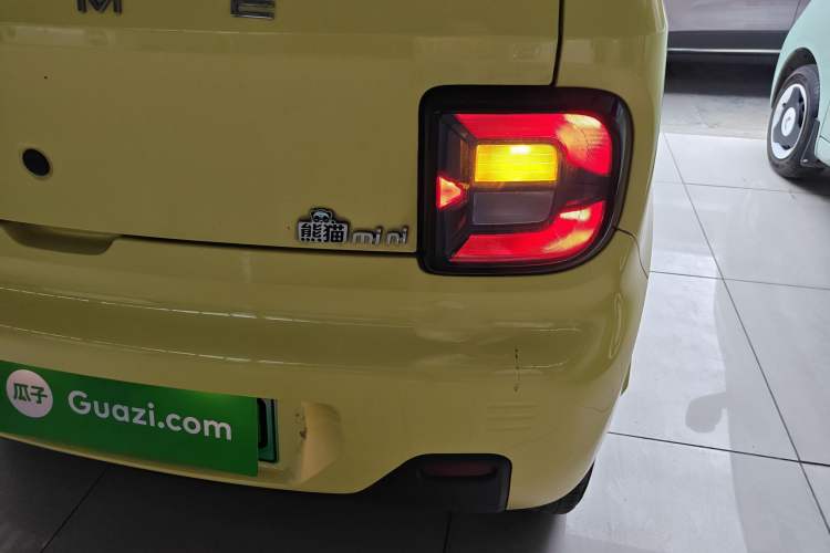 Used Geely Galaxy Panda 2023 Panda Mini 200km Endurance Bear Right Rear Taillight