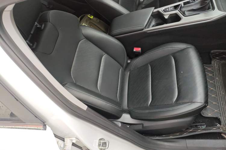 Used Geely Auto Emgrand 2023 4th Generation Champion Edition 1.5L CVT Prestige Model
