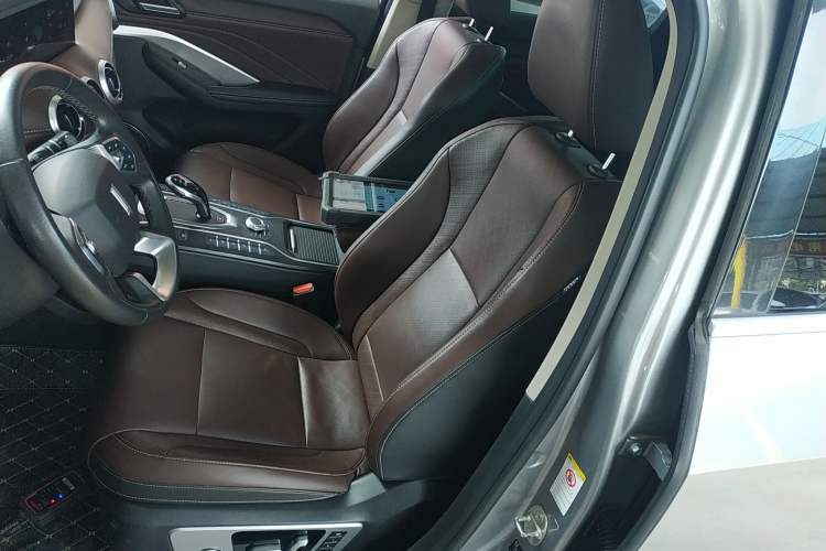 Used Wey VV6 2020 2.0T Four-Wheel Drive Zhiyu+
