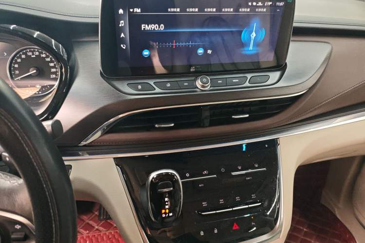 Used Buick GL8 2021 Land Cruiser Executive Class 652T Luxury Model Audio And AC Panel