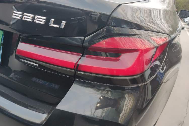 Used BMW 5 Series 2022 Second Facelift 525Li M Sport Package Exterior 3