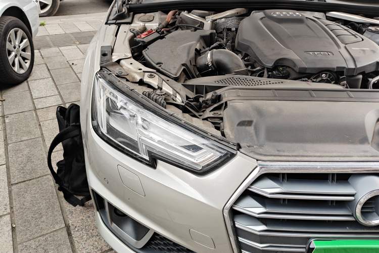 Used Audi A4L 2019 40 TFSI Fashion Edition China VI Emission Standard Right Front Headlight