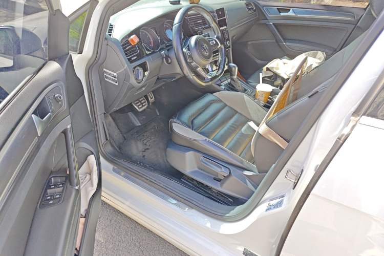 Used Volkswagen Golf 2016 1.4TSI Automatic R-Line
