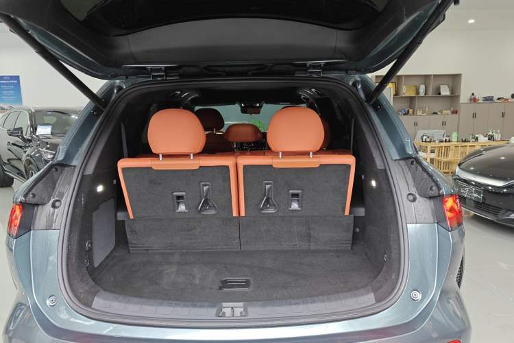 Used BYD Tang L 2025 EV with 670 km Range LiDAR and Premium Features