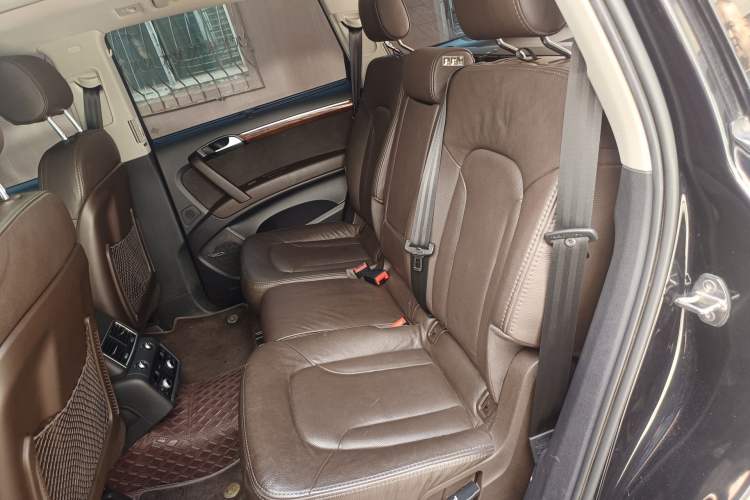 Used Audi Q7 2014 35 TFSI Sport Edition Left Rear Seat