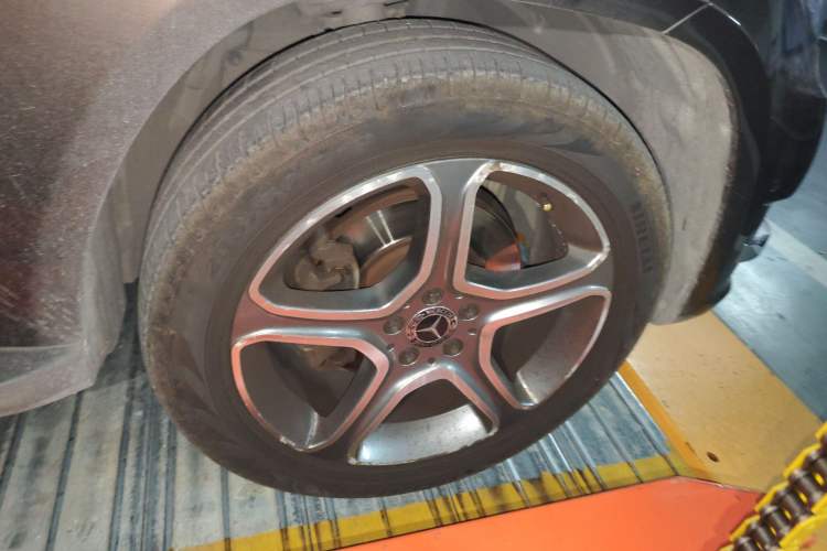 Used Mercedes-Benz GLK-Class 2013 Facelift GLK 300 4MATIC Luxury Edition Right Front Wheel Hub