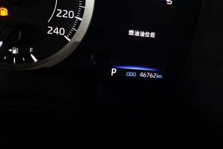 Used Toyota Levin 2019 185T CVT Luxury Edition China VI Standard Odometer Close Up