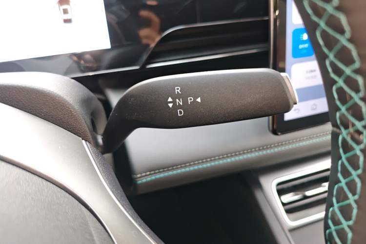 Used BYD Qin L 2025 EV 470KM Leading Edition Gear Lever