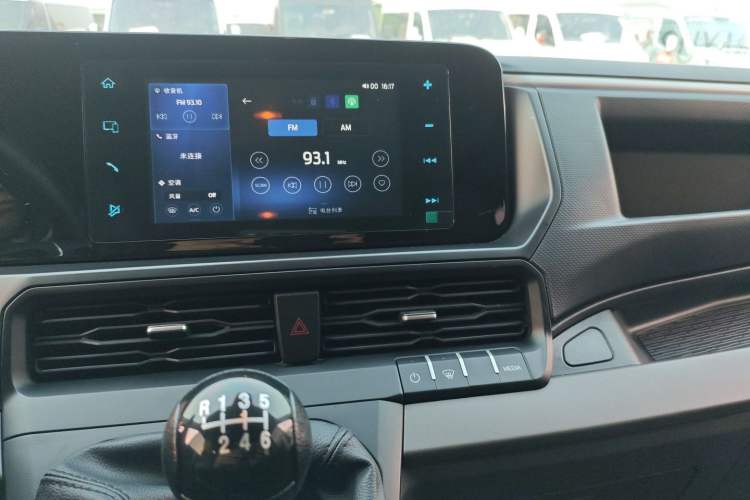 Used Ford Transit T8 2024 T8 2.0T Diesel Manual Mid-axle Mid-roof 6-seater Multi-function Version 2/2/2